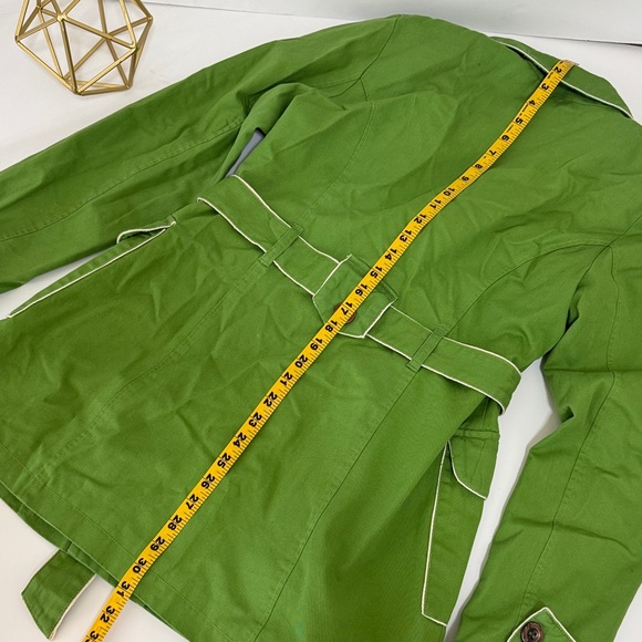 Tulle Green Trench Coat with Cream Piping - Picture 7 of 9